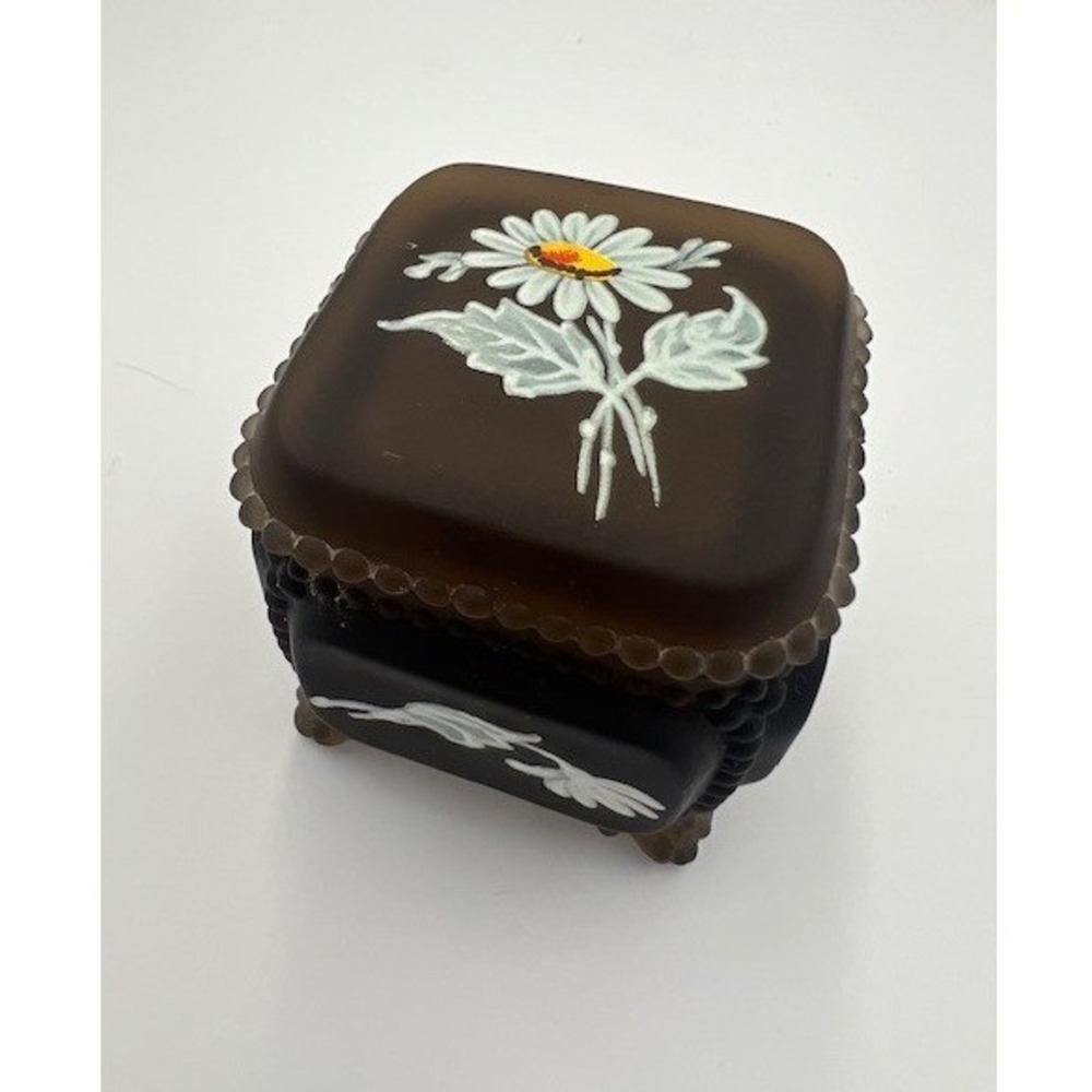 Vintage Westmoreland Glass Chocolate Frosted Hand Painted Daisy Trinket Box 275